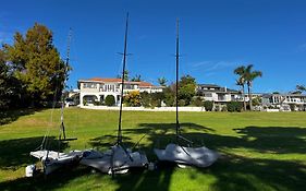 Waiake Beach Apartments